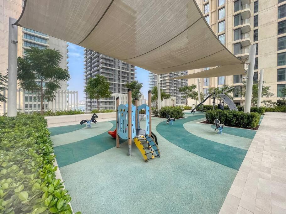 New Spectacular 2br W/marina Views Dubai