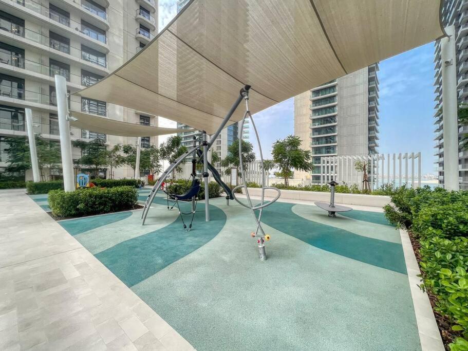 New Spectacular 2br W/marina Views Dubai