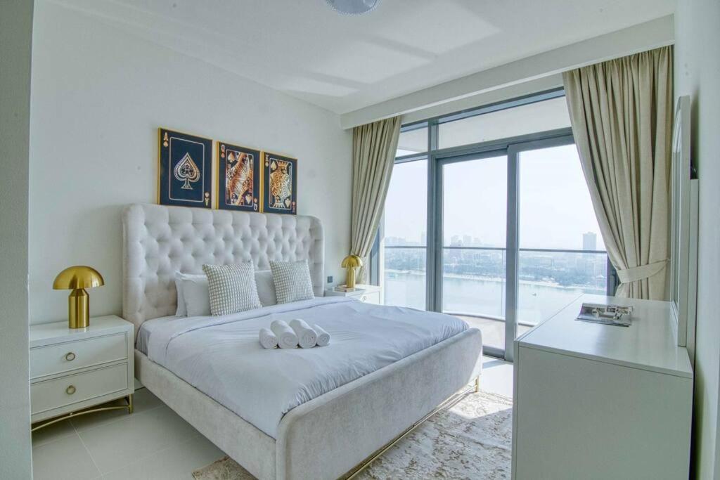 New Spectacular 2br W/marina Views Dubai